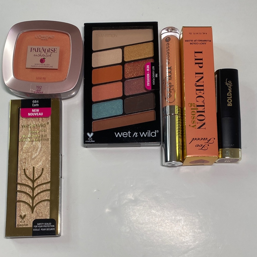 New Makeup Bundle#5 Wet&Wild Eyeshadow Palette,1 Highlighter,1 Blush, 3 Lip